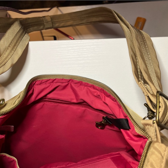 TravelOn,Shoulder bag,Tan,Adjustable strap. New no tags - Picture 12 of 13